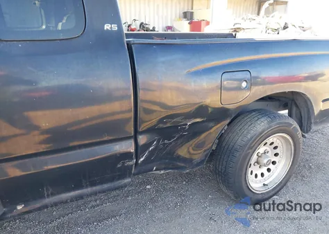 2000 Toyota Tacoma z USA, uszkodzony, nr VIN 4TAVL52N2YZ573990